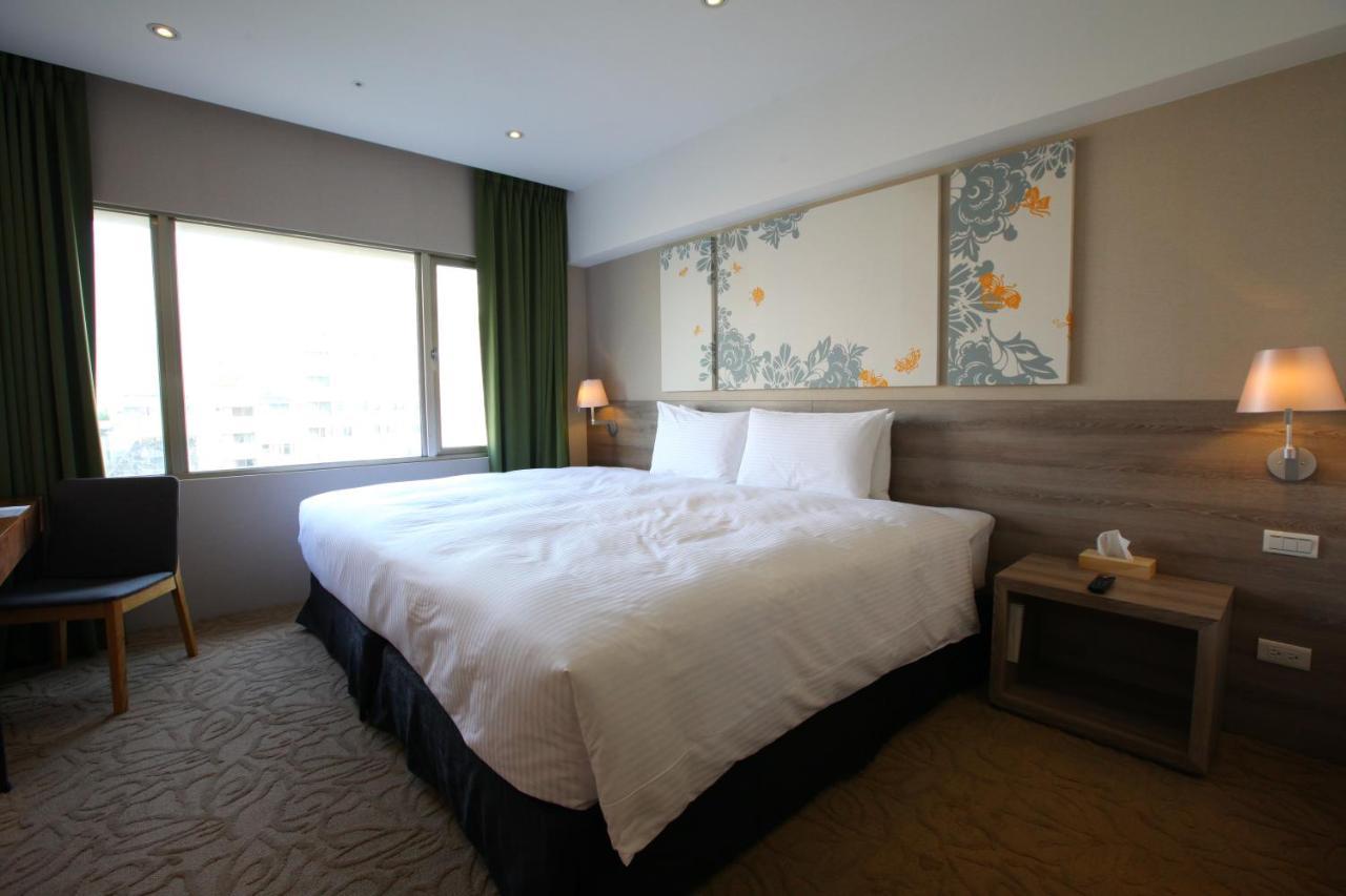 Aeris International Hotel Taichung Exterior photo